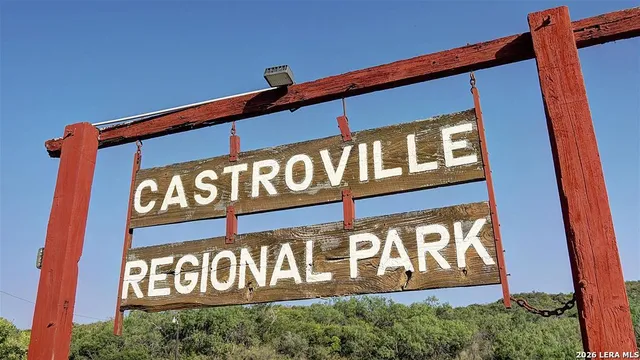 $625,900 | 137 Cherry Bark Oak, Castroville, TX 78009