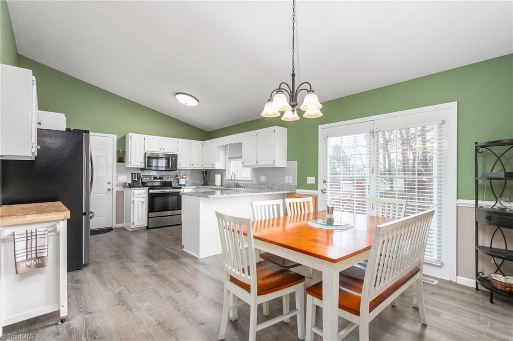 1116 West Old Glencoe Road Burlington, NC 27217 - Photo 9 of 28