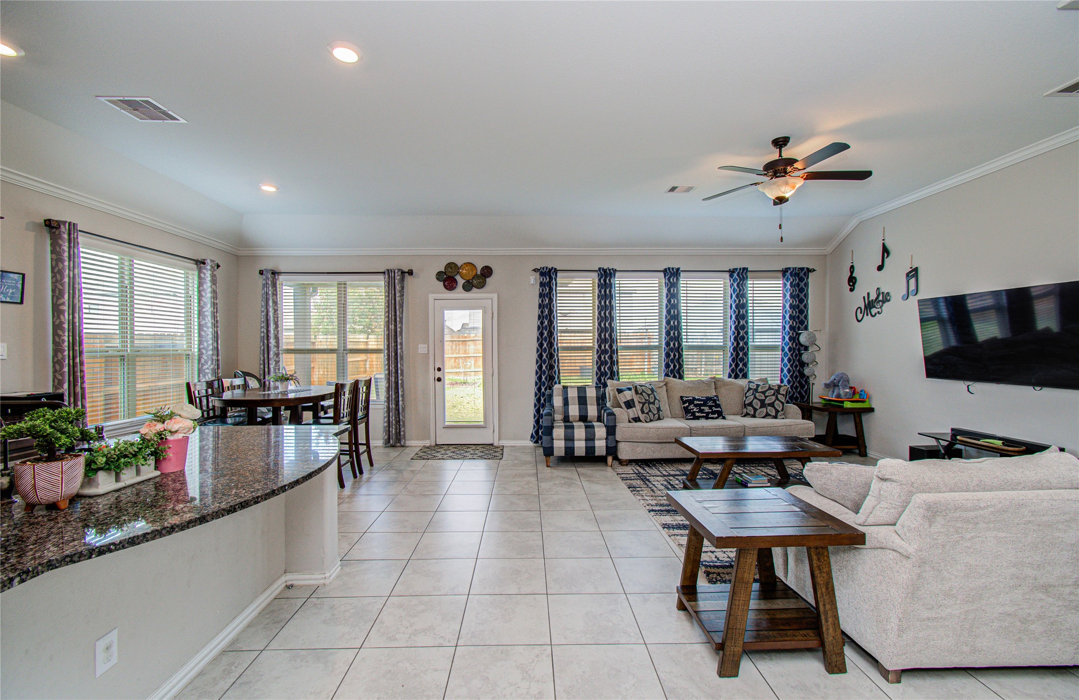 5126 Victory Shores Lane Rosharon, TX 77583 - Photo 11 of 37