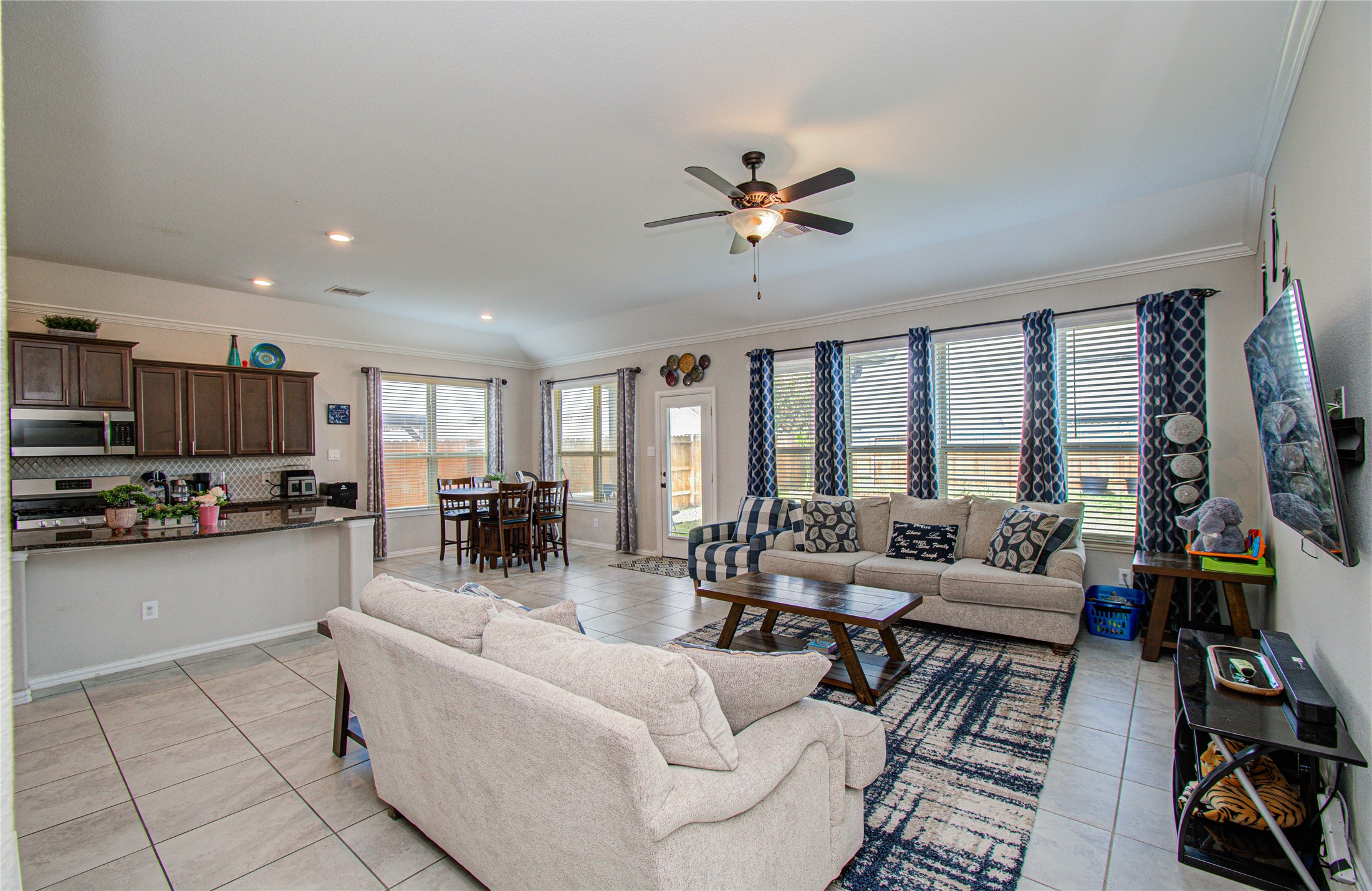 5126 Victory Shores Lane Rosharon, TX 77583 - Photo 10 of 37