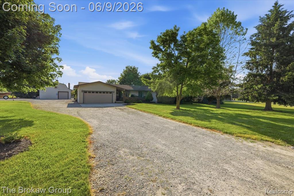 5461 North Henderson Road Davison, MI 48423 - Photo 4 of 64