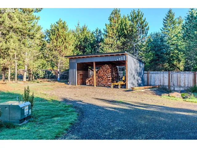 $900,000 | 25125 Southeast Lamar Lane, Eagle Creek, OR 97022
