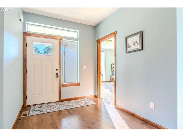 $900,000 | 25125 Southeast Lamar Lane, Eagle Creek, OR 97022