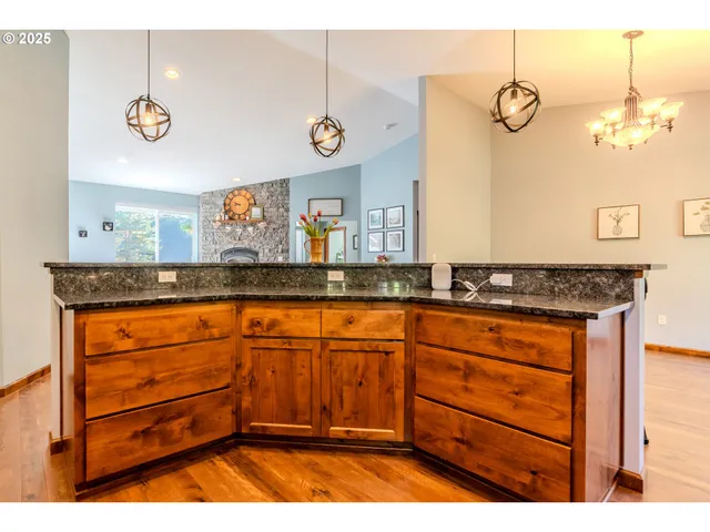 $900,000 | 25125 Southeast Lamar Lane, Eagle Creek, OR 97022