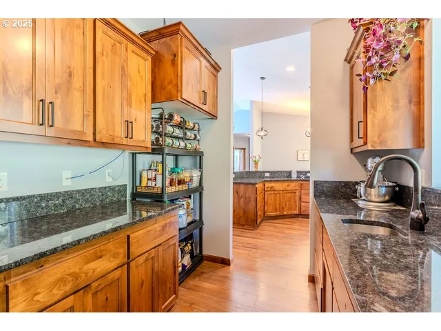 $900,000 | 25125 Southeast Lamar Lane, Eagle Creek, OR 97022