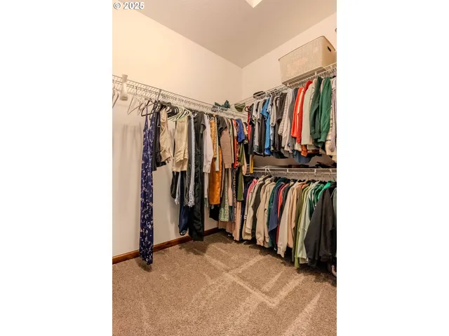 $900,000 | 25125 Southeast Lamar Lane, Eagle Creek, OR 97022