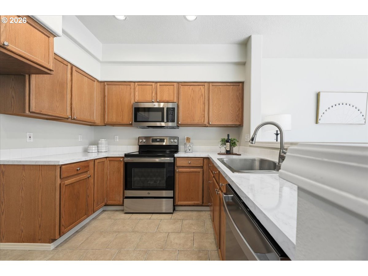 10321 Southwest Denney Road Beaverton, OR 97008 - Photo 10 of 46