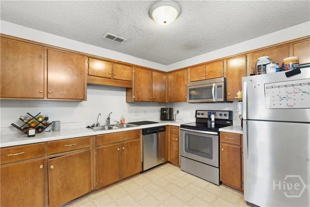 $1,800 | 418 Lancaster Loop, Hinesville, GA 31313