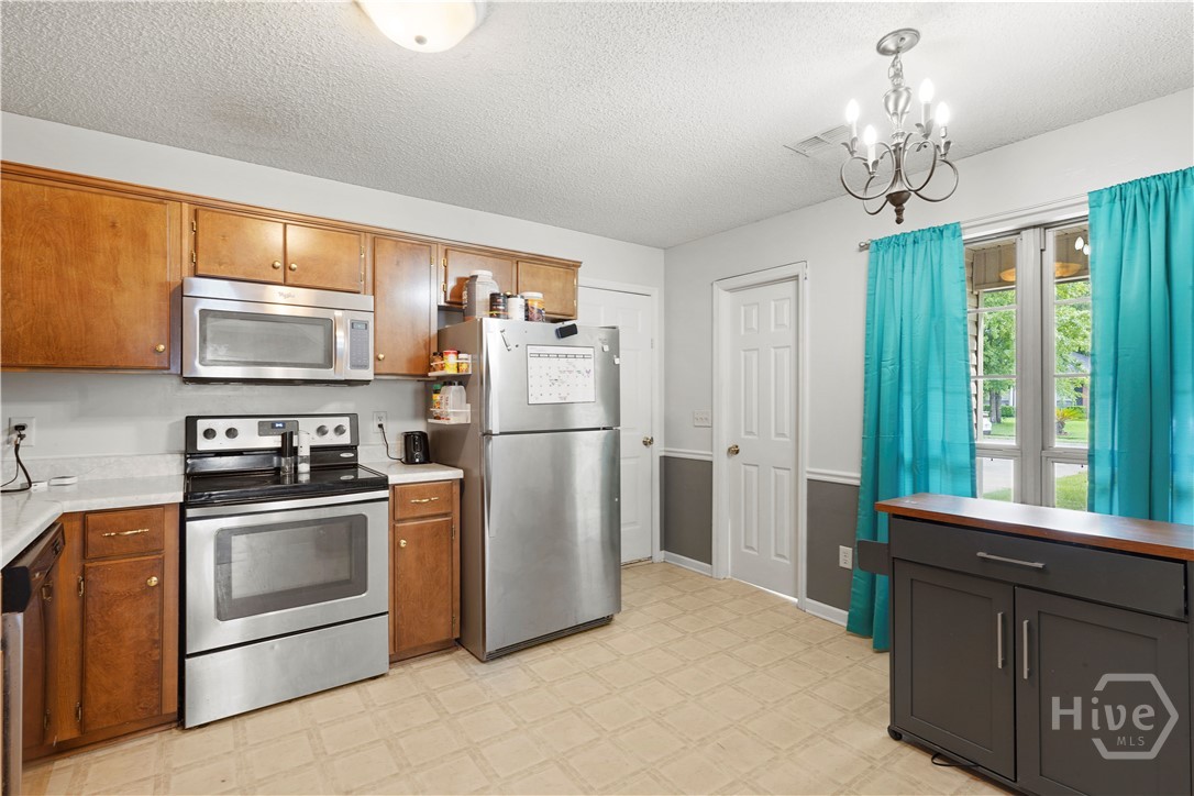 418 Lancaster Loop Hinesville, GA 31313 - Photo 8 of 20