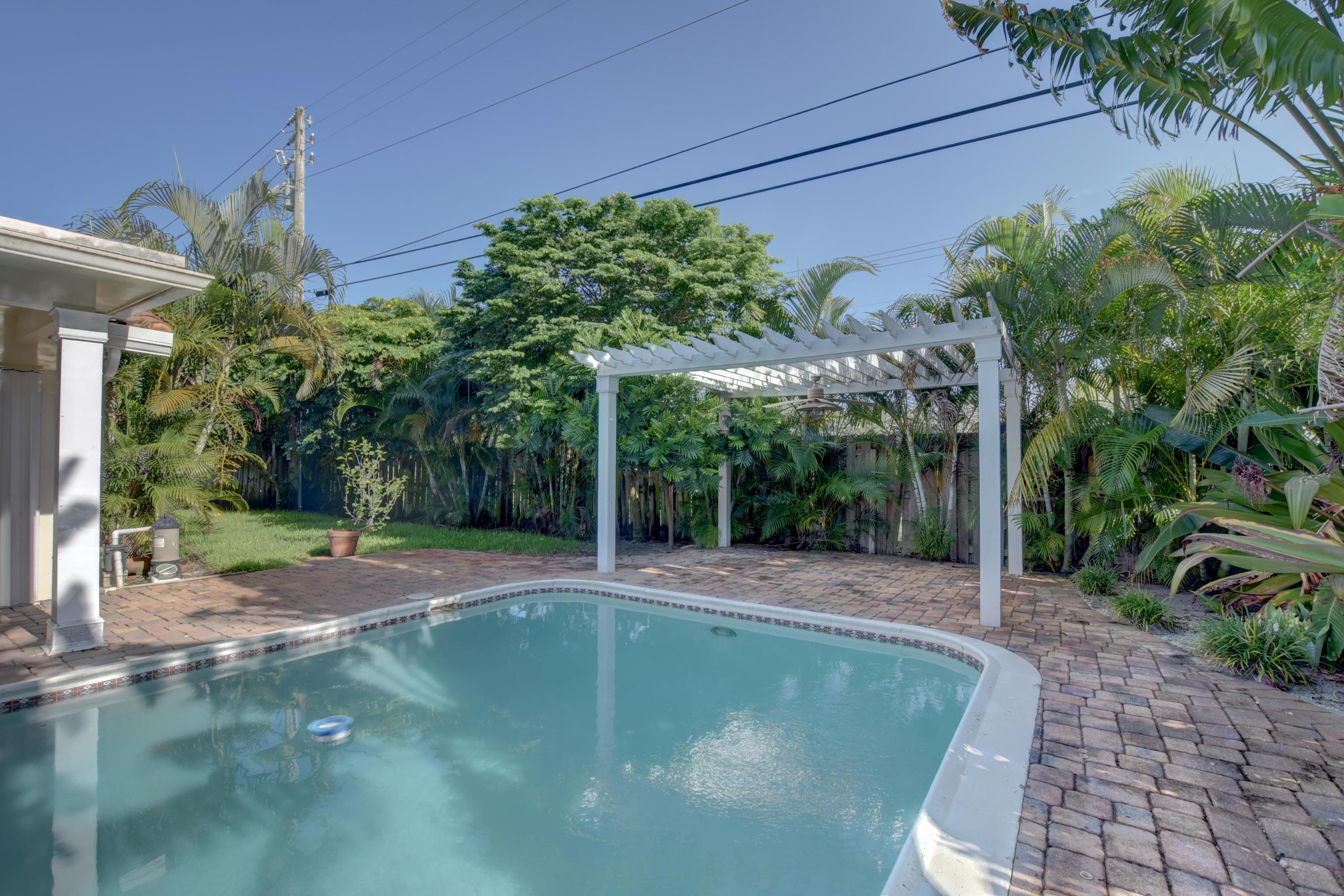 885 Northwest 7th Street Boca Raton, FL 33486 - Photo 33 of 36 AP 885 NW 7th St-34