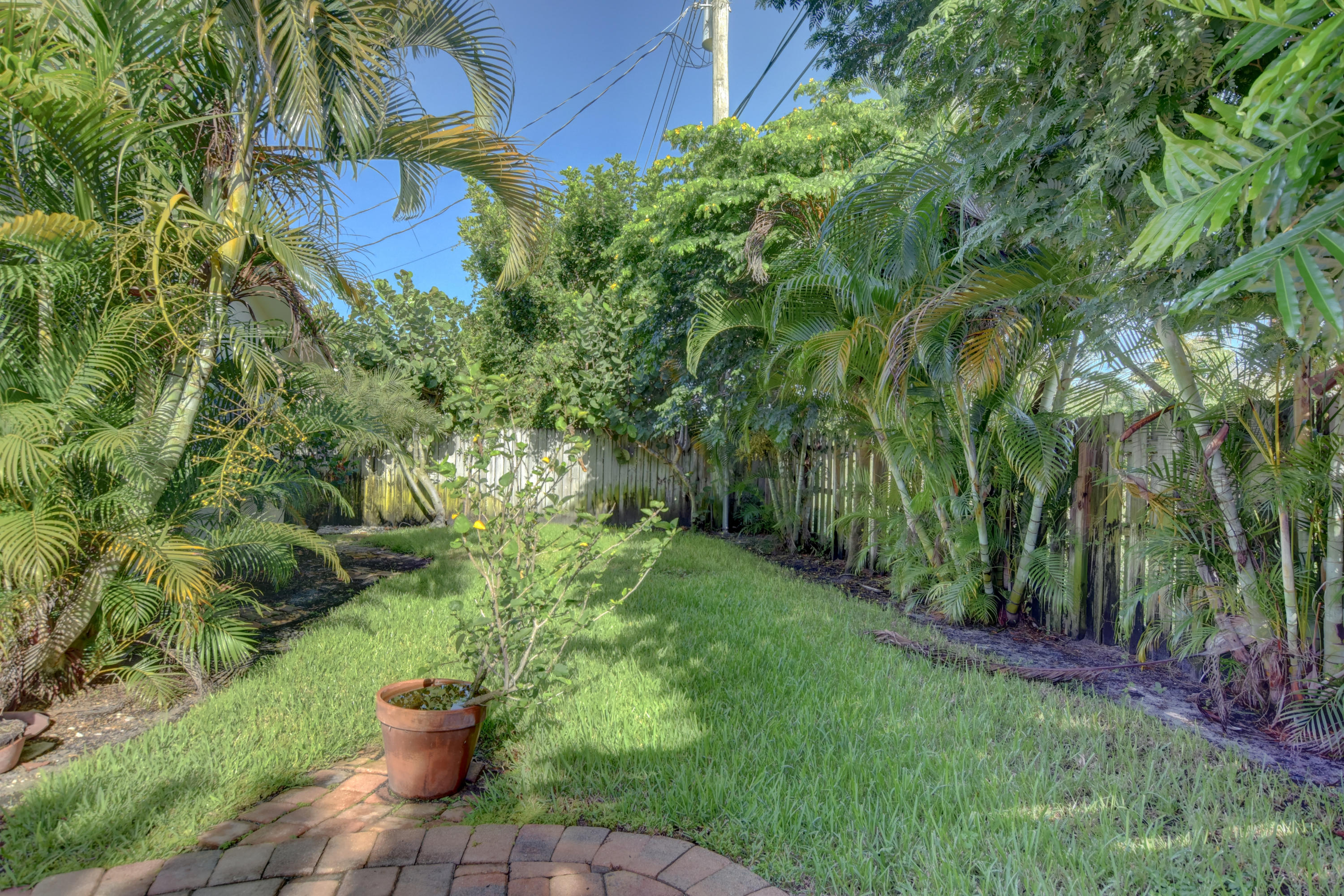 885 Northwest 7th Street Boca Raton, FL 33486 - Photo 35 of 36 AP 885 NW 7th St-37