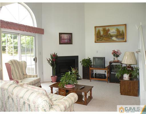 271 Nebula Road Piscataway, NJ 08854 - Photo 4 of 10 Gallery Image 4