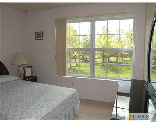 271 Nebula Road Piscataway, NJ 08854 - Photo 6 of 10 Gallery Image 6