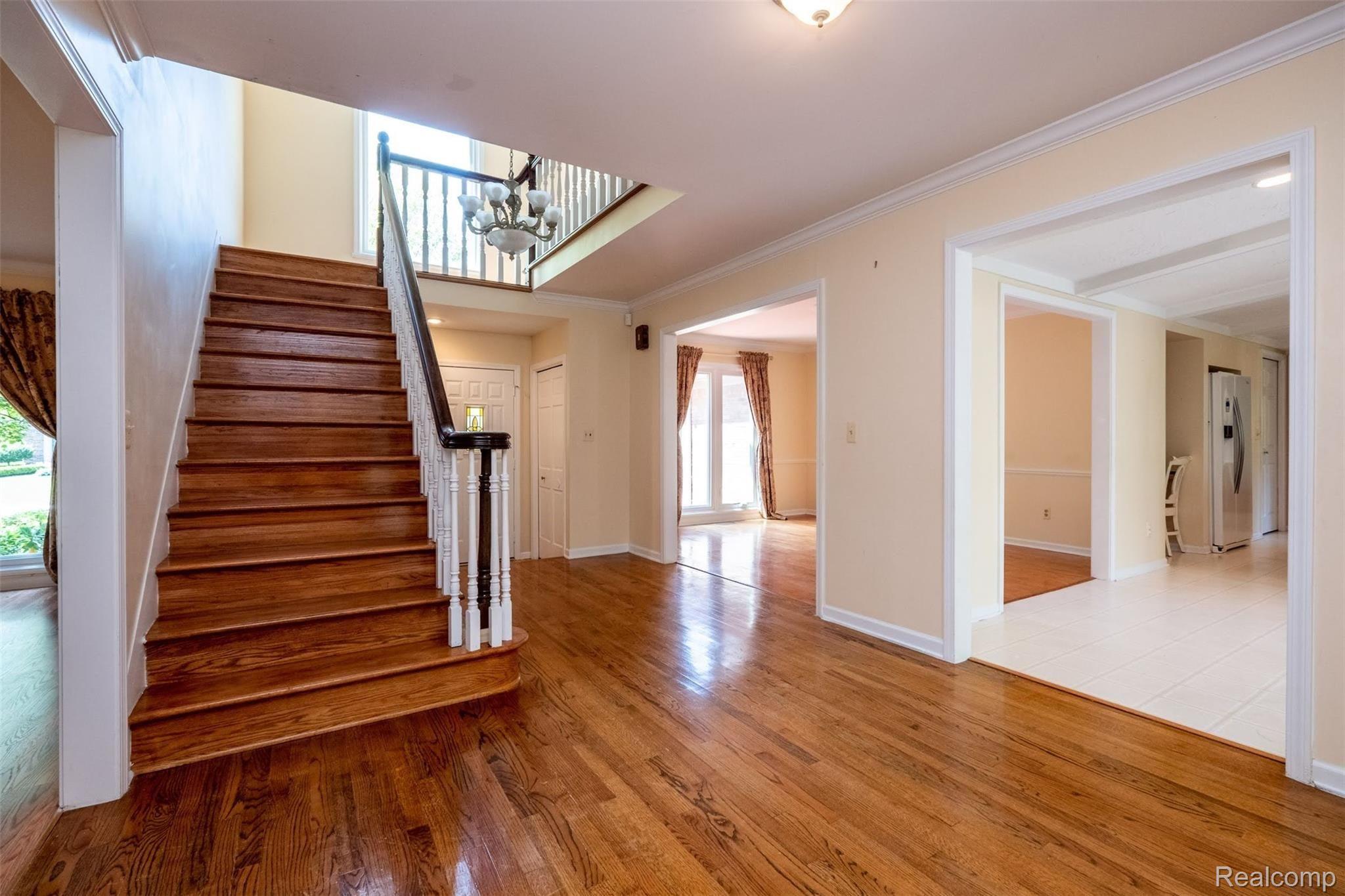 356 Silvervale Drive Rochester, MI 48309 - Photo 11 of 33 356 Silvervale (12 of 51).jpg