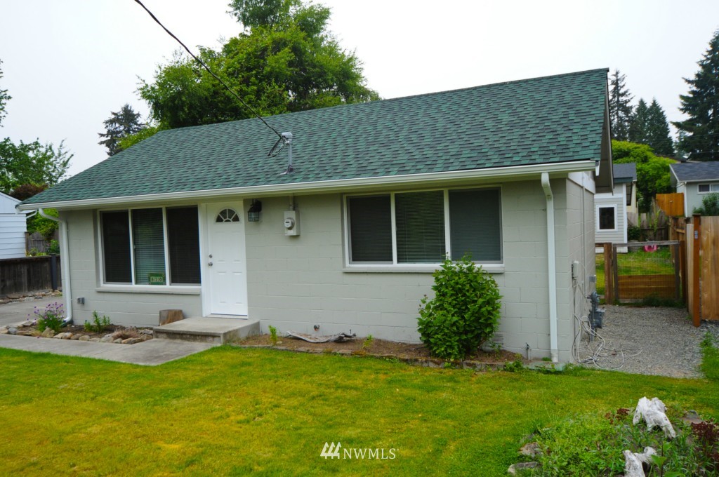 810 Queen Avenue Northeast Renton, WA 98056 - Photo 2 of 25