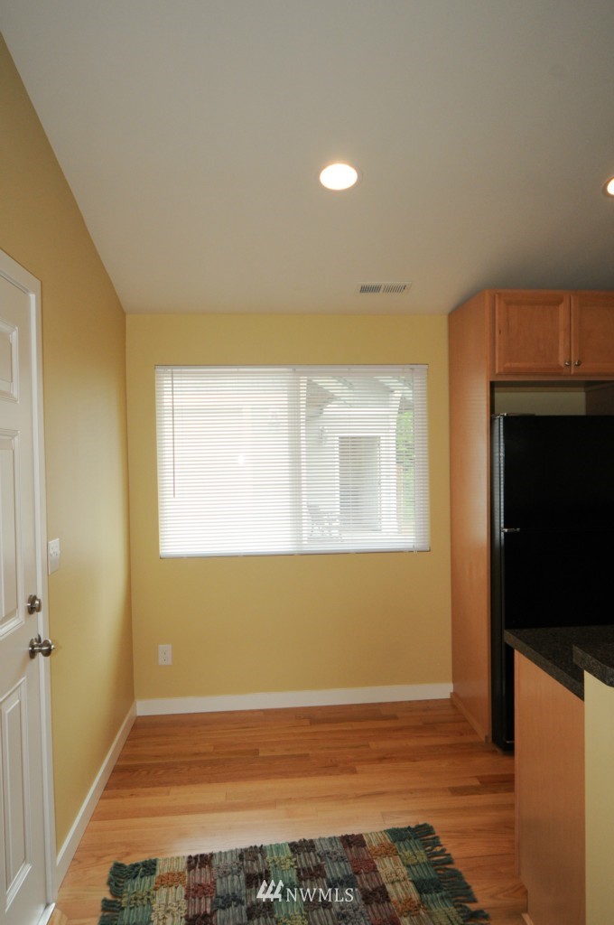 810 Queen Avenue Northeast Renton, WA 98056 - Photo 12 of 25