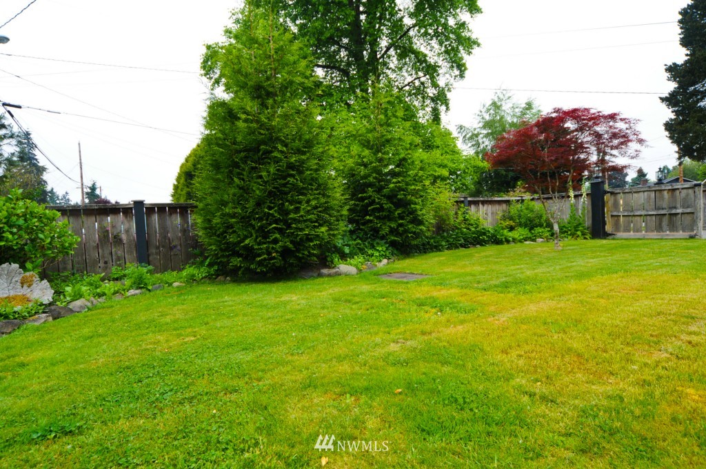 810 Queen Avenue Northeast Renton, WA 98056 - Photo 24 of 25