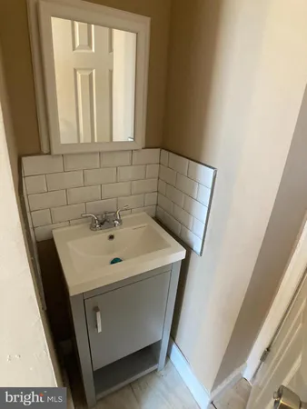 $995 | 1950 Clarence Street, Philadelphia, PA 19134