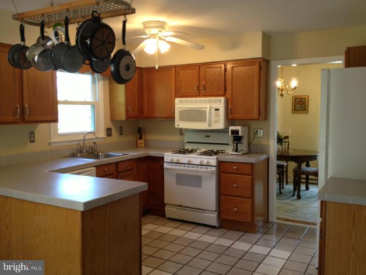 231 Bridge Road Boothwyn, PA 19061 - Photo 4 of 23 Gallery Image 4