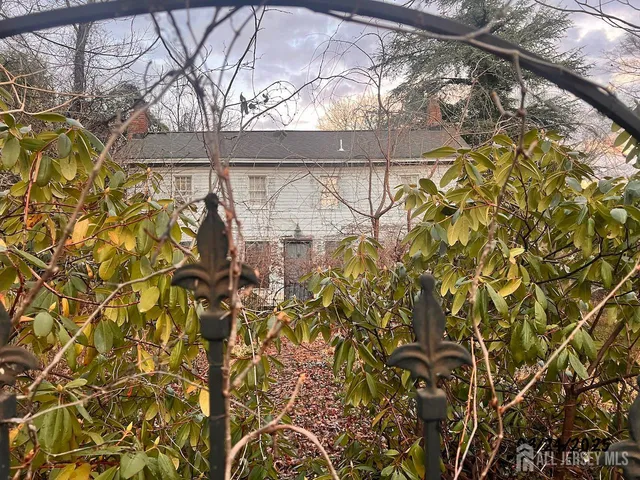 $660,000 | 8 Church Street, Middletown, NJ 07748