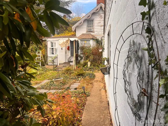 $660,000 | 8 Church Street, Middletown, NJ 07748