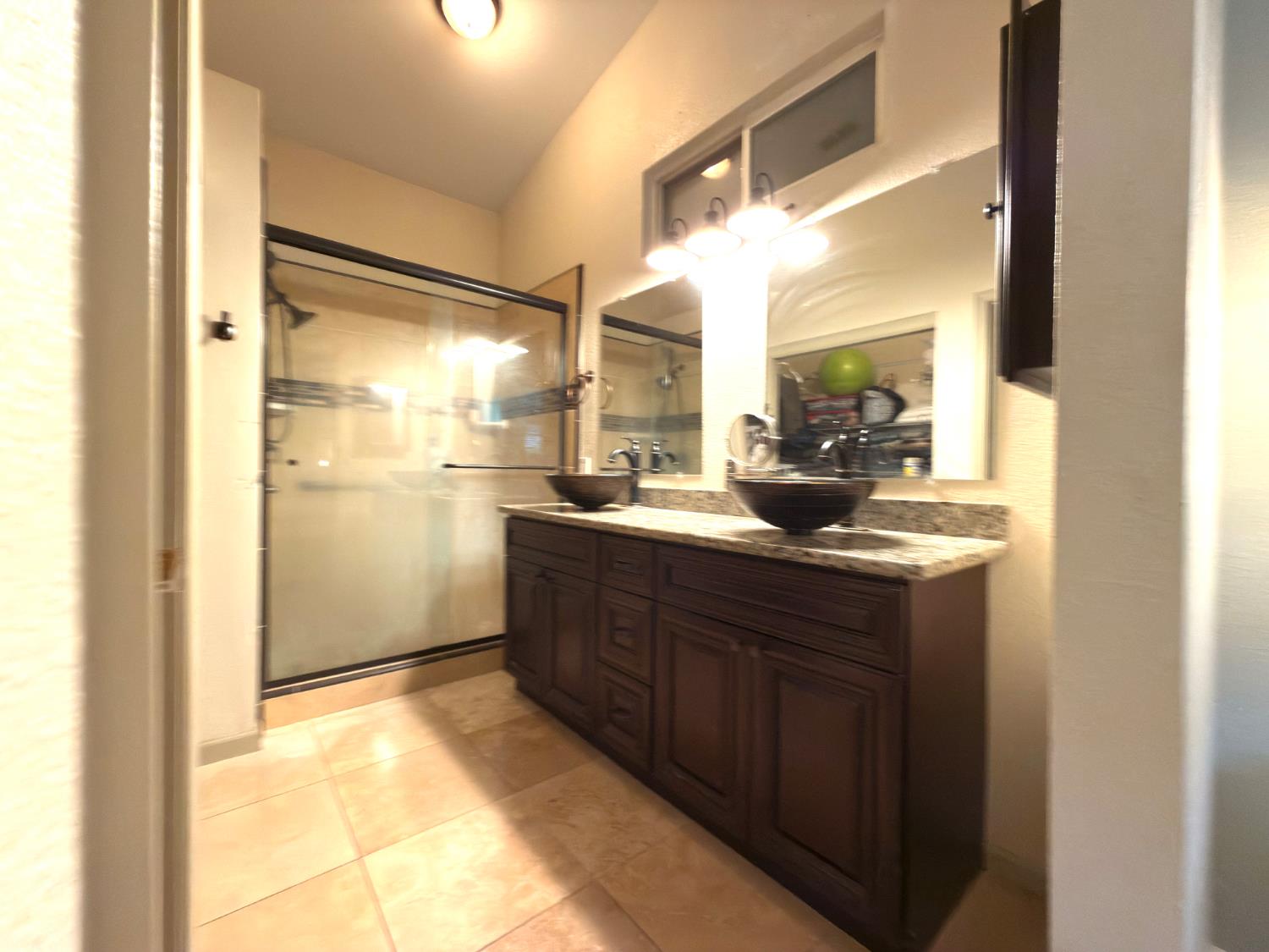 775 Oldenburg Way Galt, CA 95632 - Photo 21 of 31 a kitchen with a sink and refrigerator