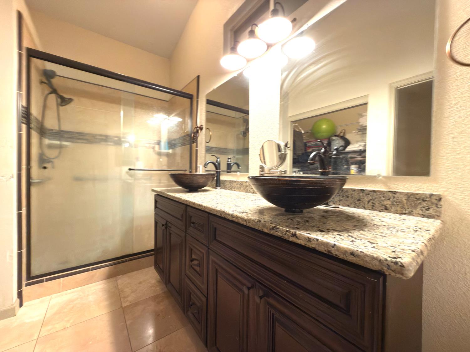 775 Oldenburg Way Galt, CA 95632 - Photo 22 of 31 a kitchen with sink and refrigerator