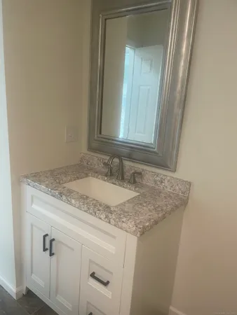 $2,000 | 8 Rose Lane, Unit 201, Danbury, CT 06811