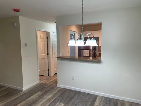 $2,000 | 8 Rose Lane, Unit 201, Danbury, CT 06811
