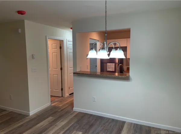 $2,000 | 8 Rose Lane, Unit 201, Danbury, CT 06811