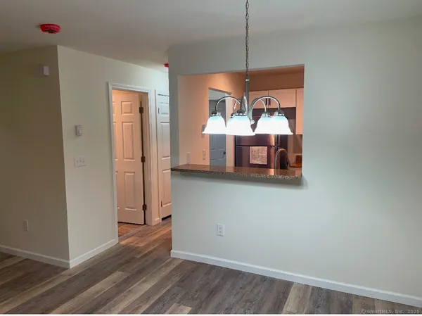 $2,000 | 8 Rose Lane, Unit 201, Danbury, CT 06811