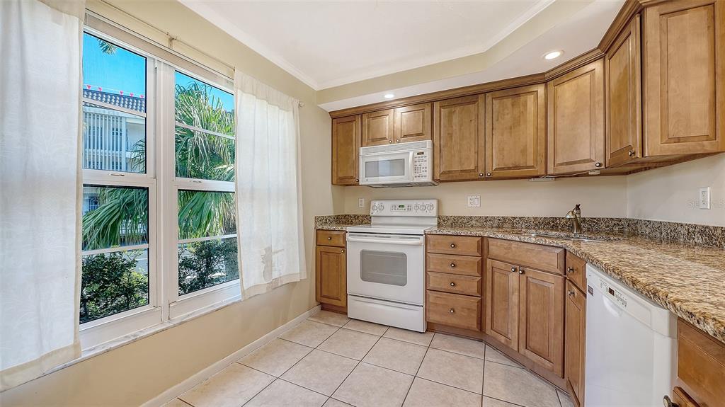 4380 Exeter Drive, Unit 101 Longboat Key, FL 34228 - Photo 13 of 81
