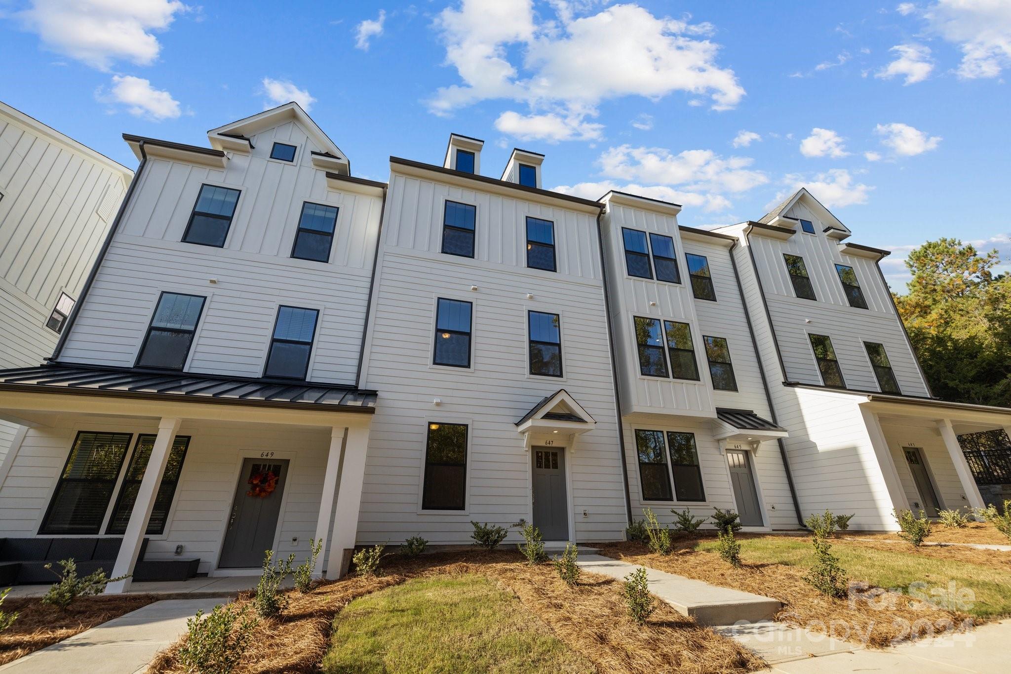 647 District Court, Unit 15 Fort Mill, SC 29708 - Photo 4 of 32 Gallery Image 4
