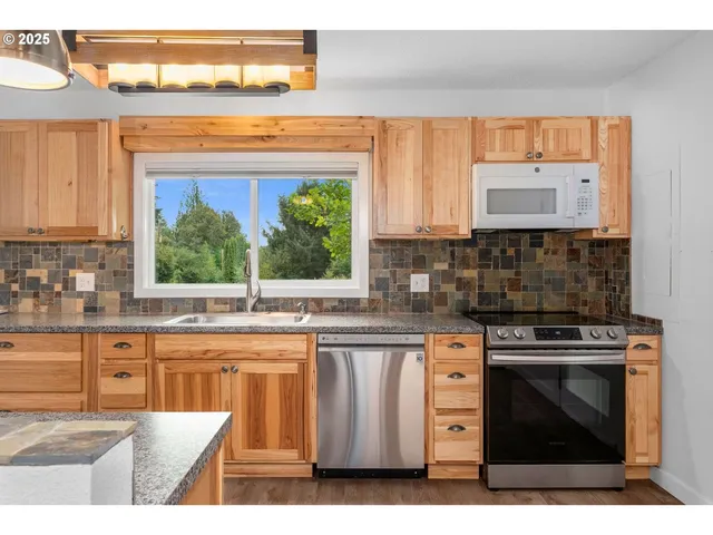 $729,900 | 35706 Northwest 14th Avenue, La Center, WA 98629