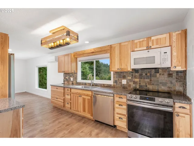 $729,900 | 35706 Northwest 14th Avenue, La Center, WA 98629