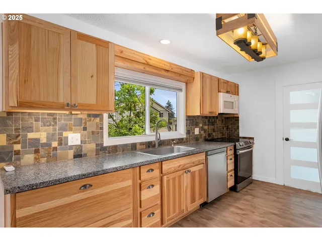 $729,900 | 35706 Northwest 14th Avenue, La Center, WA 98629