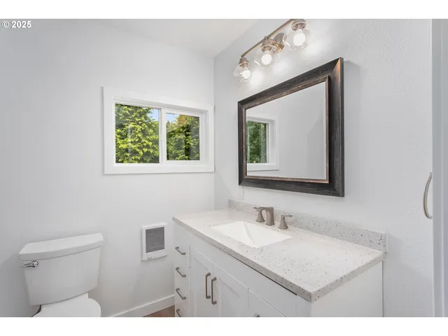 $729,900 | 35706 Northwest 14th Avenue, La Center, WA 98629