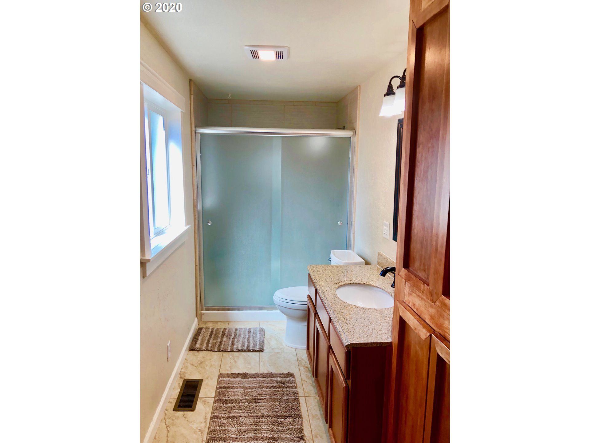 36716 Oak Point Road Springfield, OR 97478 - Photo 13 of 31
