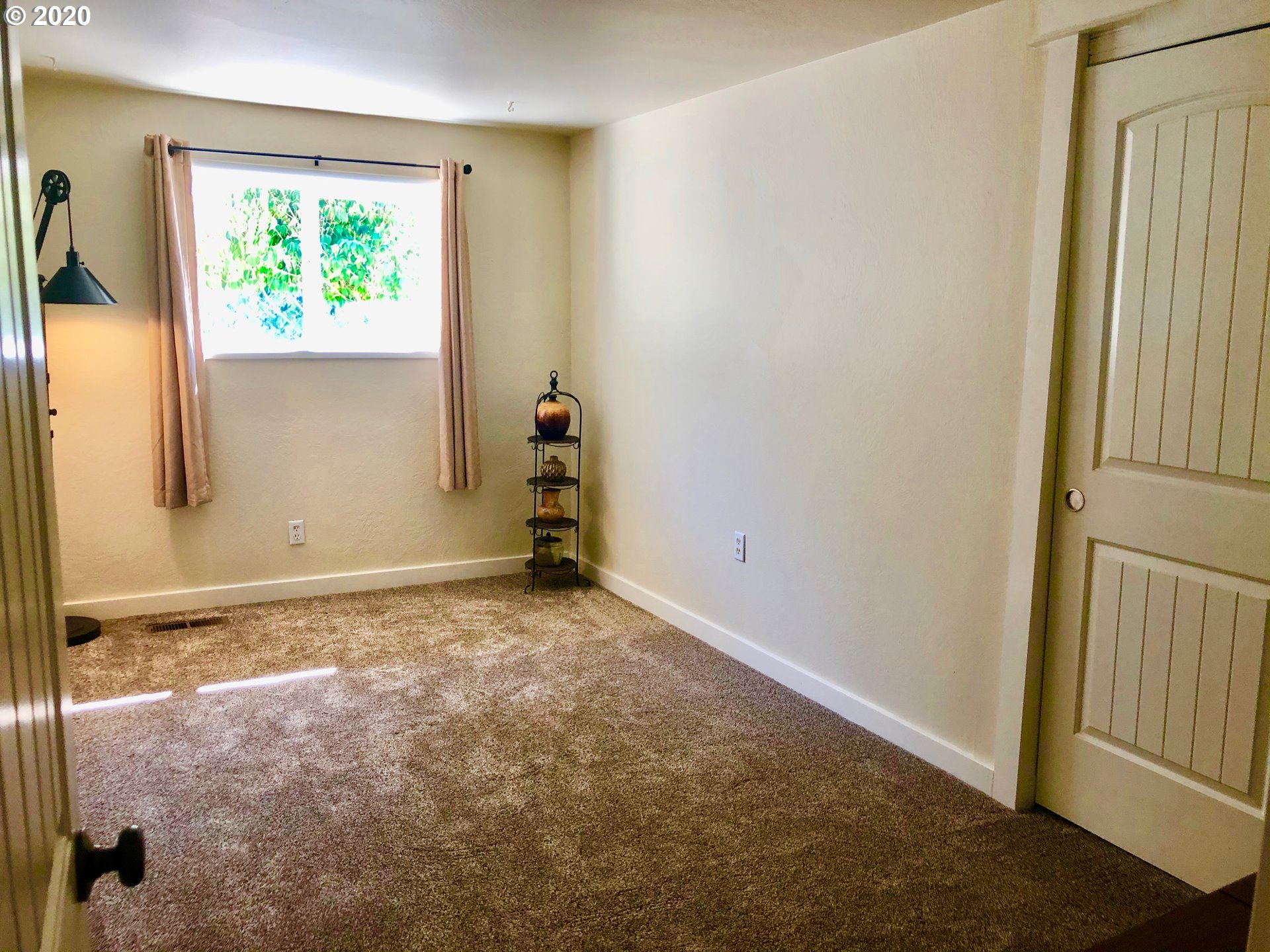 36716 Oak Point Road Springfield, OR 97478 - Photo 17 of 31