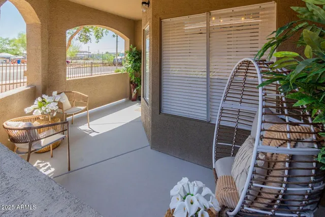 a view of a entryway with furniture