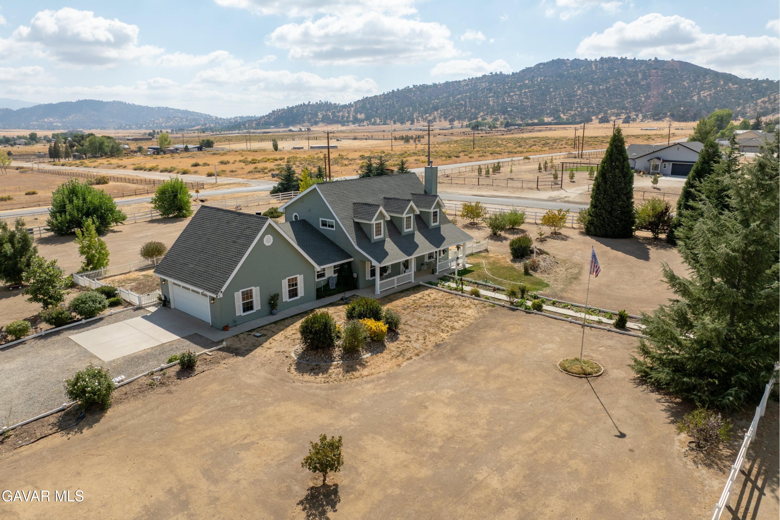 27450 Harness Drive Tehachapi, CA 93561 - Photo 25 of 44 an aerial view of a house with outdoor space and lake view