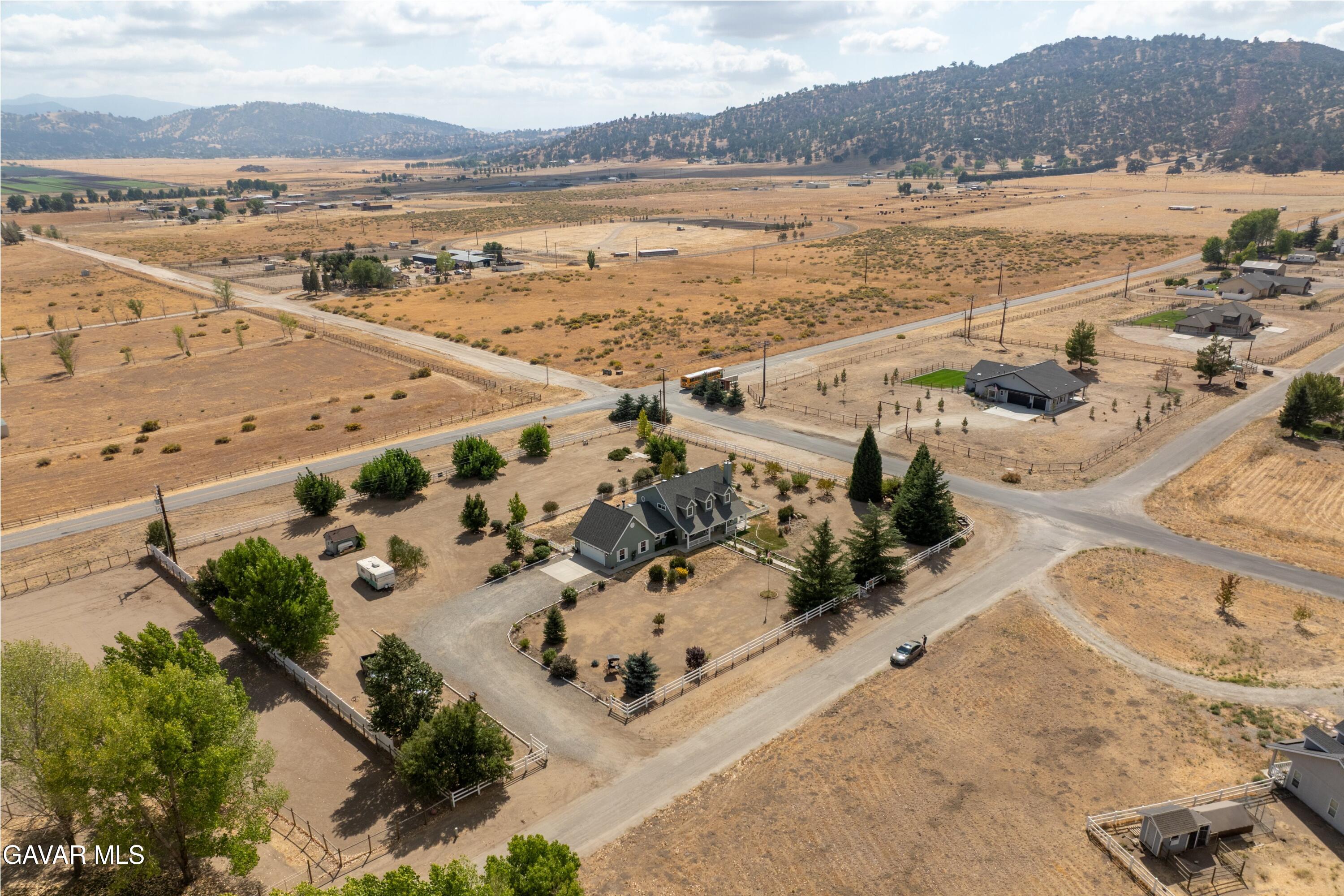27450 Harness Drive Tehachapi, CA 93561 - Photo 31 of 44 a view of an ocean and beach