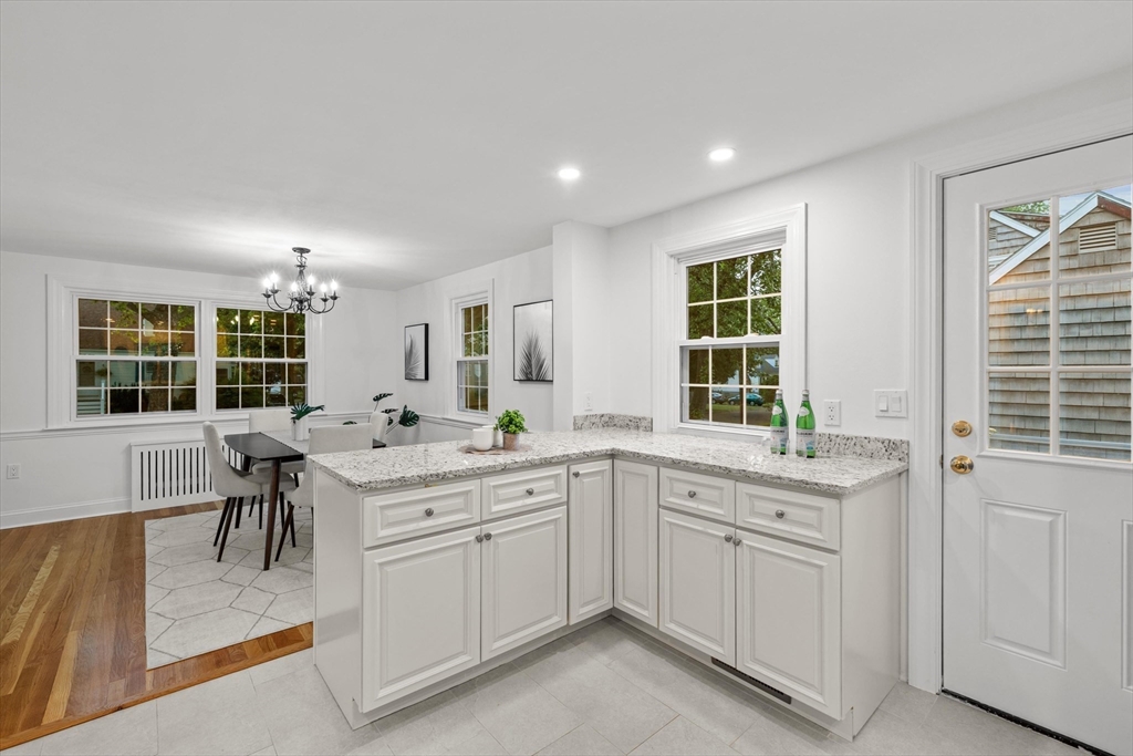 28 Sycamore Road Melrose, MA 02176 - Photo 9 of 35 Gallery Image 9
