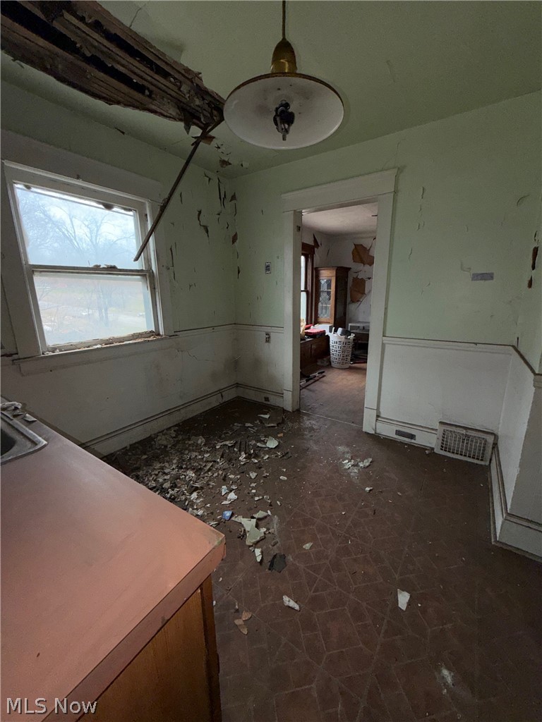 1749 Rosedale Avenue Cleveland, OH 44112 - Photo 37 of 43 Kitchen