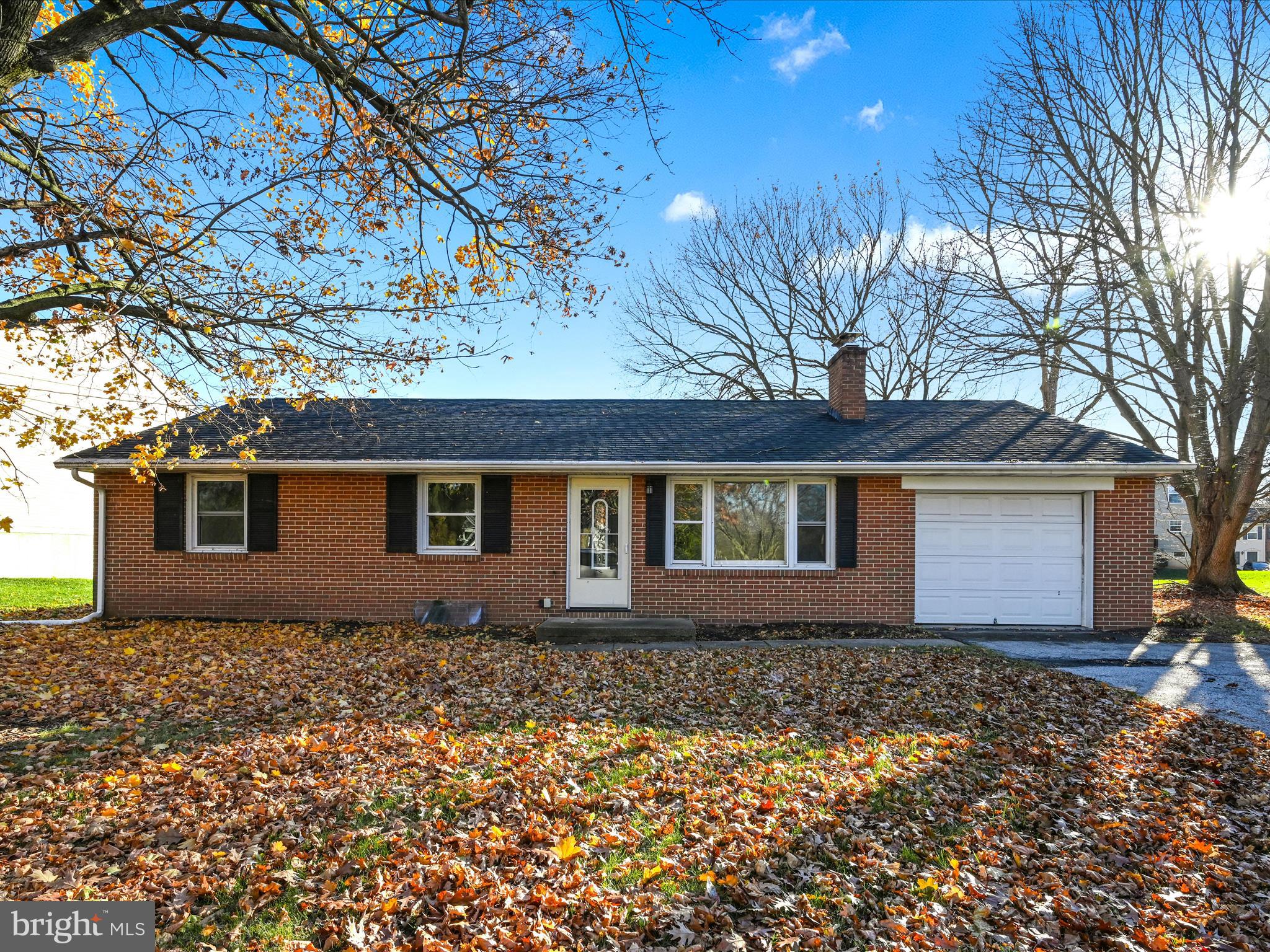 2060 Greenbriar Road York, PA 17404 - Photo 1 of 28 Front