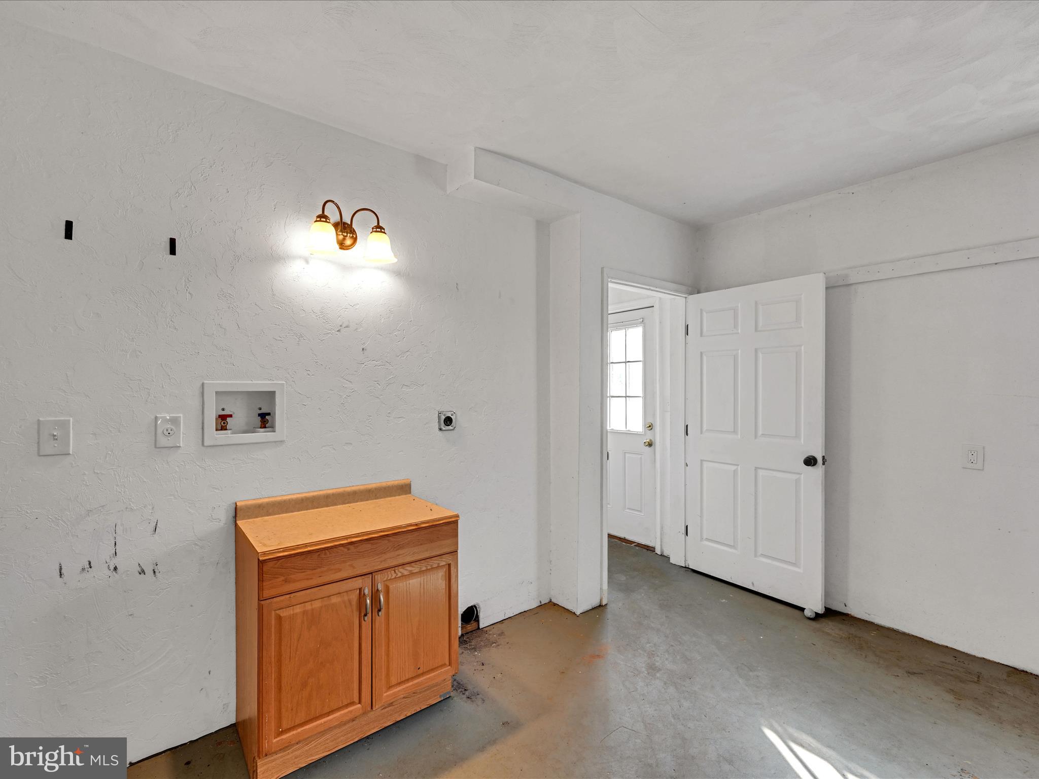 2060 Greenbriar Road York, PA 17404 - Photo 11 of 28 Laundry Room