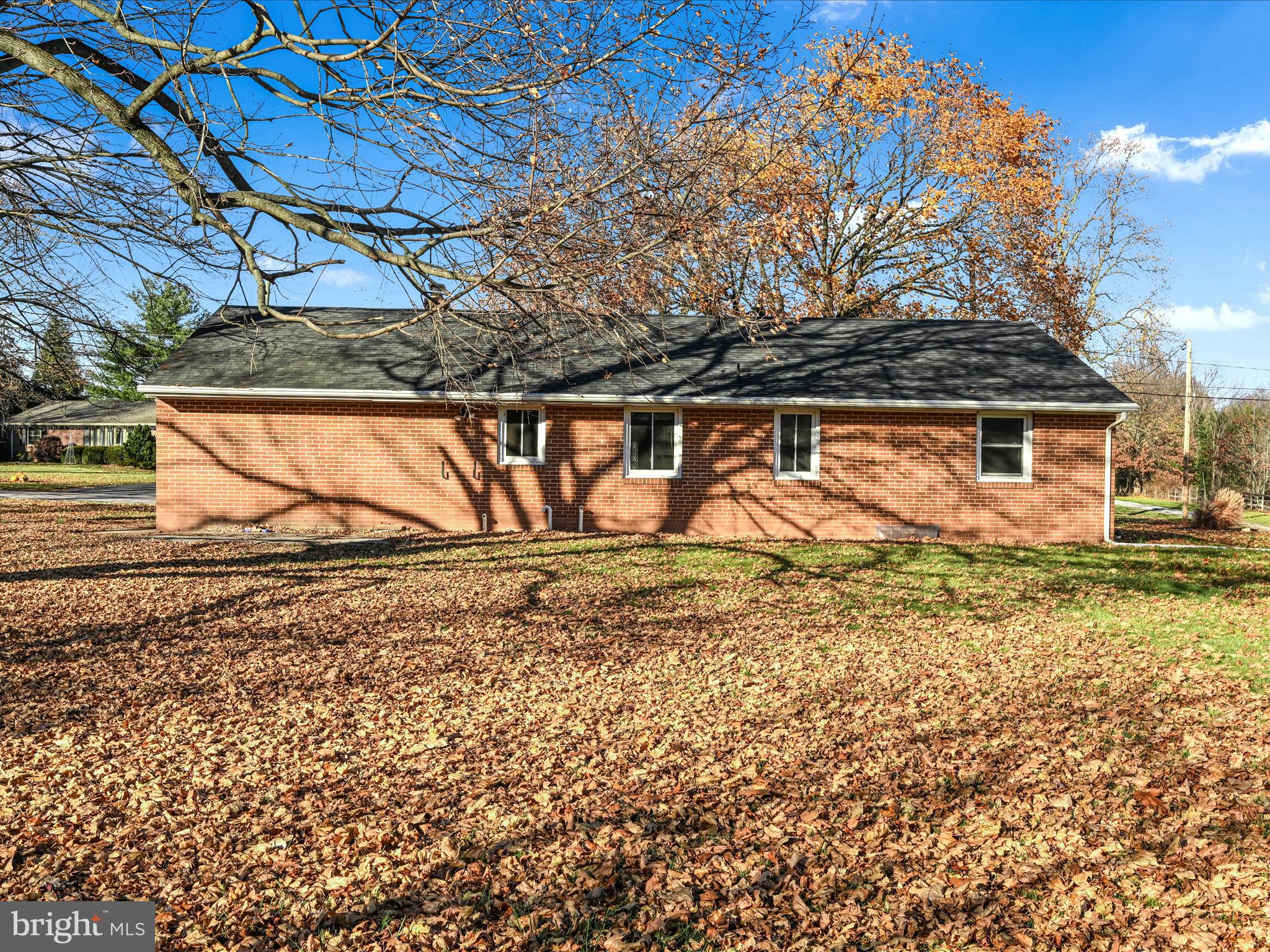 2060 Greenbriar Road York, PA 17404 - Photo 23 of 28 Backyard