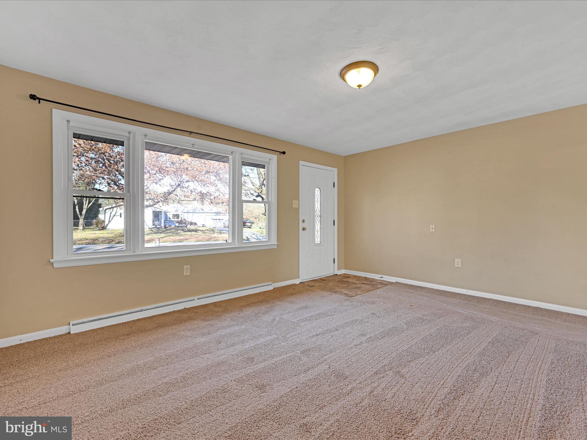 2060 Greenbriar Road York, PA 17404 - Photo 6 of 28 Living Room