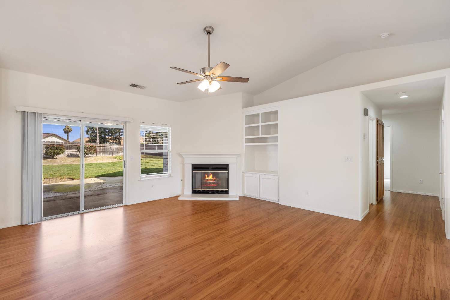 520 South Burgundy Street Kerman, CA 93630 - Photo 14 of 44