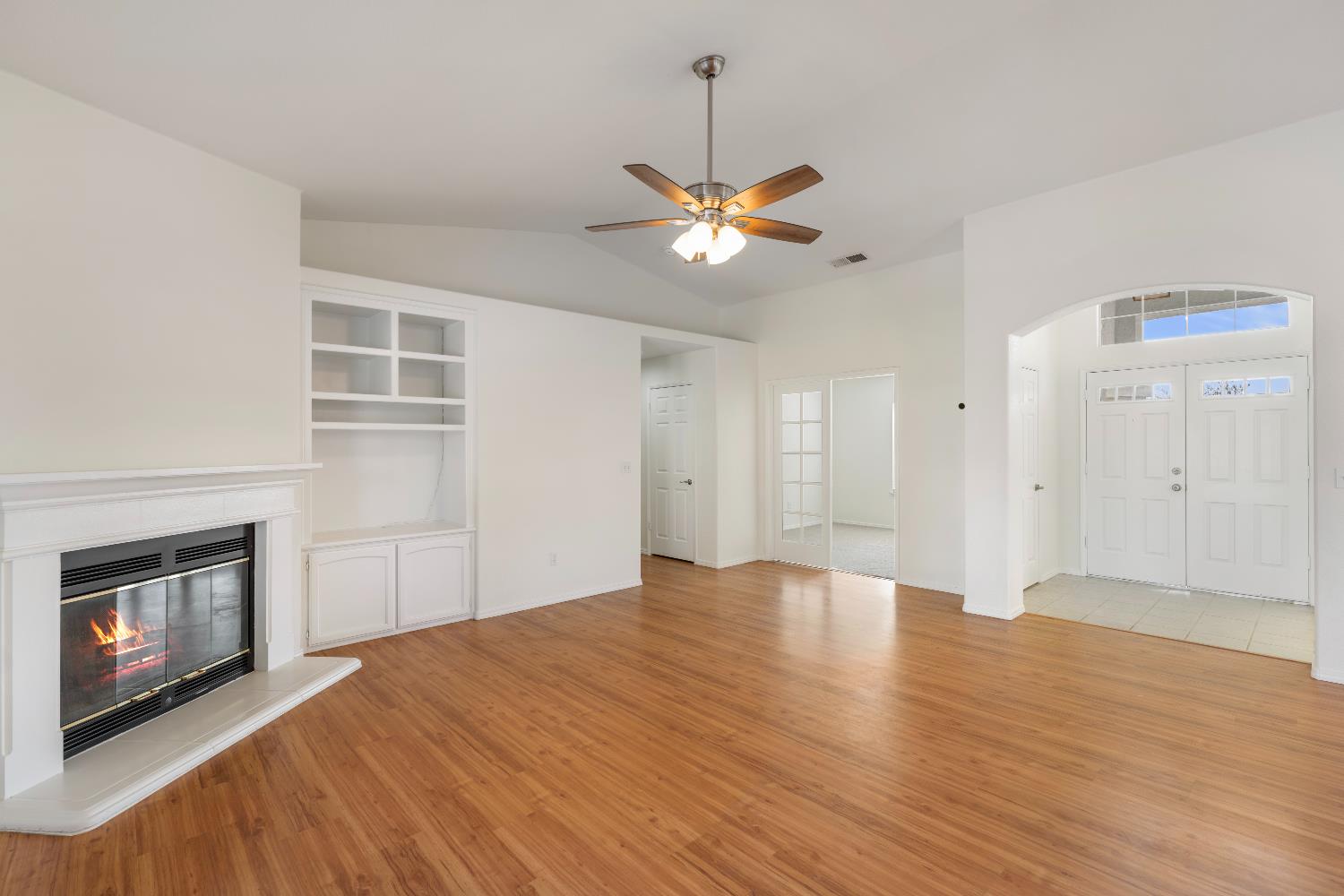 520 South Burgundy Street Kerman, CA 93630 - Photo 14 of 44